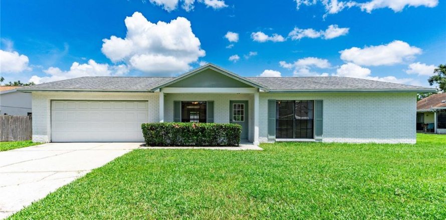 Villa ou maison à Brandon, Floride 4 chambres, 170.57 m2 № 1894407