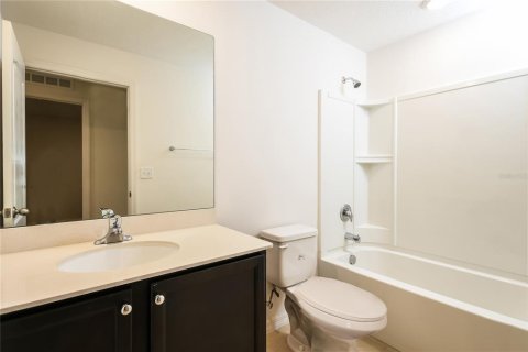 House in Mascotte, Florida 4 bedrooms, 171.13 sq.m. № 1829905 - photo 15