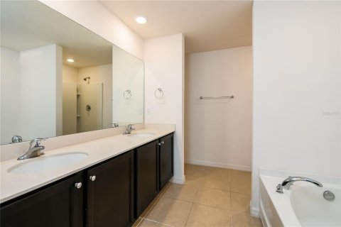 House in Mascotte, Florida 4 bedrooms, 171.13 sq.m. № 1829905 - photo 12