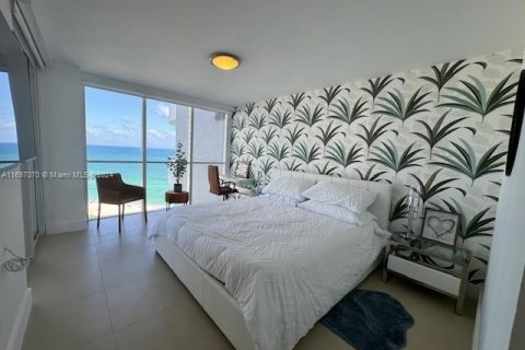 Condo in Miami Beach, Florida, 2 bedrooms  № 1867716 - photo 10