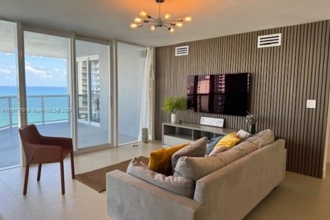 Condo in Miami Beach, Florida, 2 bedrooms  № 1867716 - photo 7