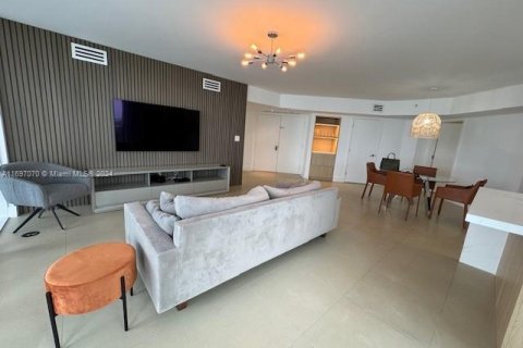 Condo in Miami Beach, Florida, 2 bedrooms  № 1867716 - photo 9