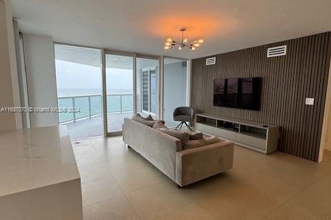 Condo in Miami Beach, Florida, 2 bedrooms  № 1867716 - photo 5