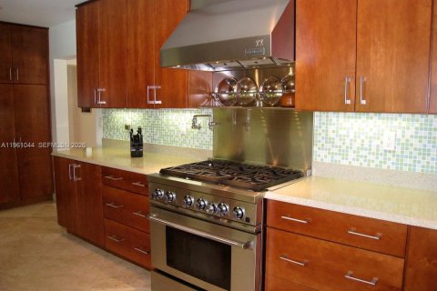 House in Pinecrest, Florida 4 bedrooms, 284.56 sq.m. № 2021843 - photo 20