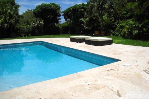 House in Pinecrest, Florida 4 bedrooms, 284.56 sq.m. № 2021843 - photo 10
