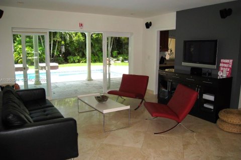 House in Pinecrest, Florida 4 bedrooms, 284.56 sq.m. № 2021843 - photo 5