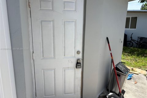 Appartement à louer à Hollywood, Floride: 81.01 m2 № 2076319 - photo 3
