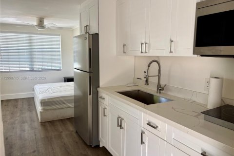 Appartement à louer à Hollywood, Floride: 81.01 m2 № 2076319 - photo 7