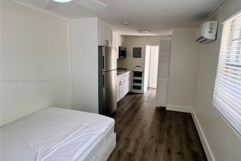Appartement à louer à Hollywood, Floride: 81.01 m2 № 2076319 - photo 9