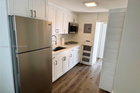 Appartement à louer à Hollywood, Floride: 81.01 m2 № 2076319 - photo 14