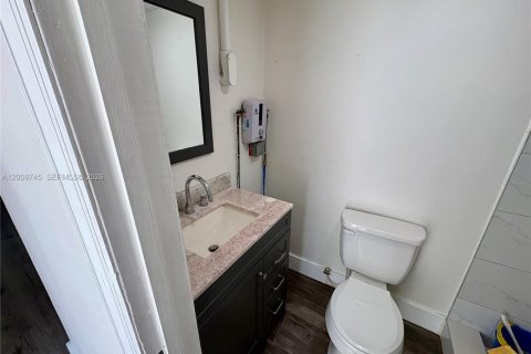 Appartement à louer à Hollywood, Floride: 81.01 m2 № 2076319 - photo 6