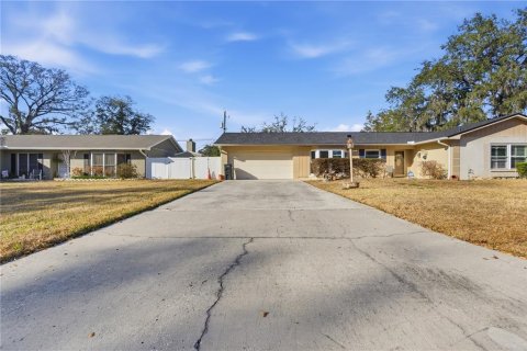 House in Brandon, Florida 3 bedrooms, 176.61 sq.m. № 2215243 - photo 3