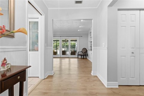 House in Brandon, Florida 3 bedrooms, 176.61 sq.m. № 2215243 - photo 8