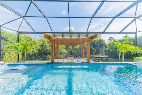 House in Orlando, Florida 4 bedrooms, 393.91 sq.m. № 1827680 - photo 5