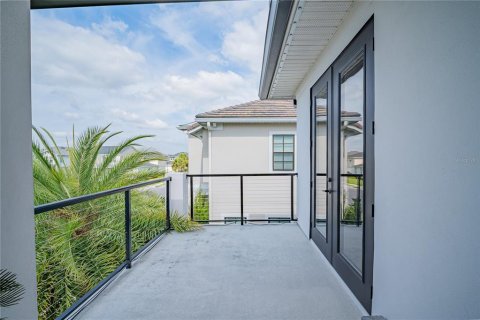 House in Orlando, Florida 4 bedrooms, 393.91 sq.m. № 1827680 - photo 29