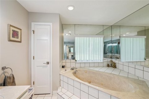 Villa ou maison à vendre à Spring Hill, Floride: 5 chambres, 335.38 m2 № 1907267 - photo 11