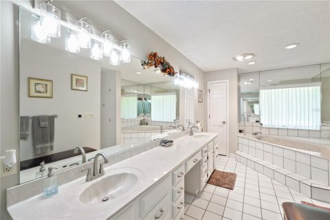 Villa ou maison à vendre à Spring Hill, Floride: 5 chambres, 335.38 m2 № 1907267 - photo 10