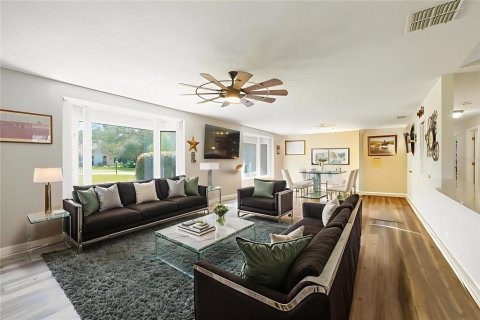 Villa ou maison à vendre à Spring Hill, Floride: 5 chambres, 335.38 m2 № 1907267 - photo 2