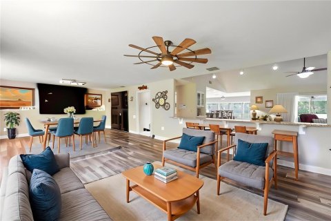 Villa ou maison à vendre à Spring Hill, Floride: 5 chambres, 335.38 m2 № 1907267 - photo 3