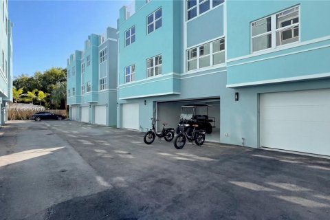 Touwnhouse à louer à Fort Lauderdale, Floride: 3 chambres № 2062938 - photo 18