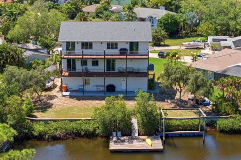 House in Tarpon Springs, Florida 3 bedrooms, 293.94 sq.m. № 2110577 - photo 4