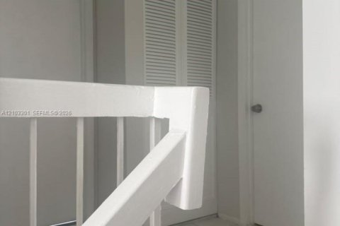 Touwnhouse à louer à Lauderhill, Floride: 2 chambres, 87.33 m2 № 2417466 - photo 5