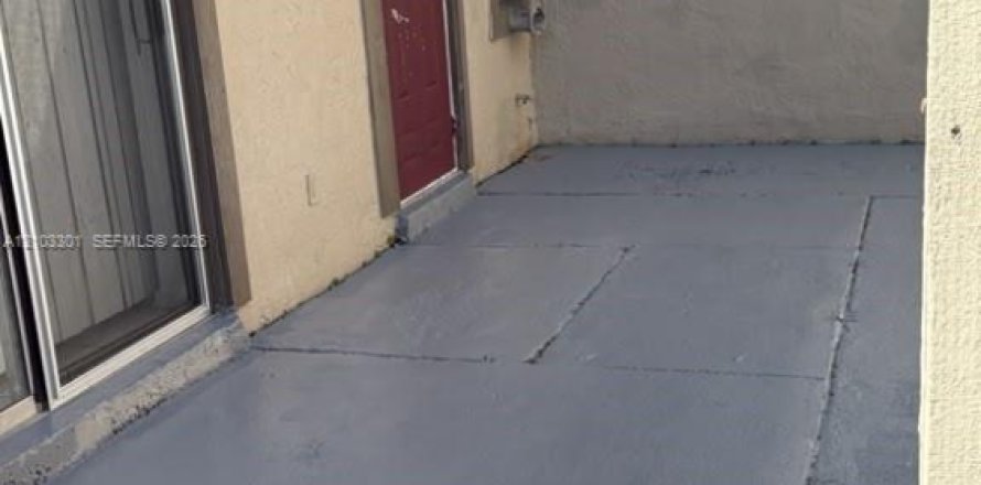Touwnhouse à Lauderhill, Floride 2 chambres, 87.33 m2 № 2417466