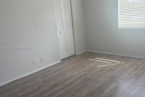 Touwnhouse à louer à Lauderhill, Floride: 2 chambres, 87.33 m2 № 2417466 - photo 3