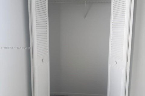 Touwnhouse à louer à Lauderhill, Floride: 2 chambres, 87.33 m2 № 2417466 - photo 12