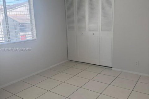 Touwnhouse à louer à Lauderhill, Floride: 2 chambres, 87.33 m2 № 2417466 - photo 7