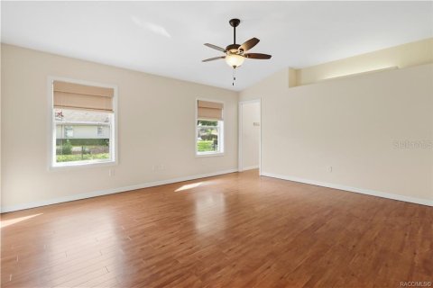 Casa en venta en Crystal River, Florida, 4 dormitorios, 202.34 m2 № 2384396 - foto 4