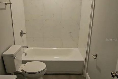 Apartamento en alquiler en Lake Wales, Florida, 3 dormitorios, 102.56 m2 № 1853386 - foto 5