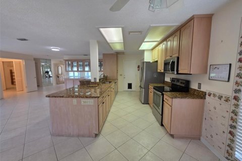 House in Spring Hill, Florida 2 bedrooms, 155.52 sq.m. № 2222419 - photo 8