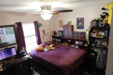 House in Zephyrhills, Florida 3 bedrooms, 120.77 sq.m. № 1866280 - photo 19