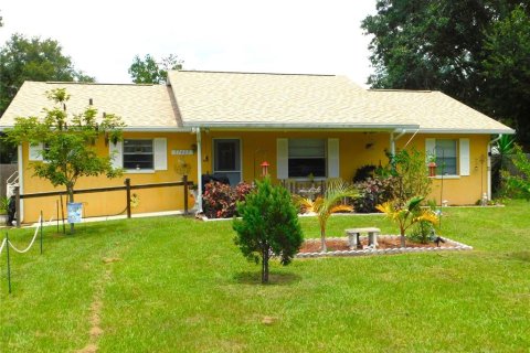 House in Zephyrhills, Florida 3 bedrooms, 120.77 sq.m. № 1866280 - photo 1
