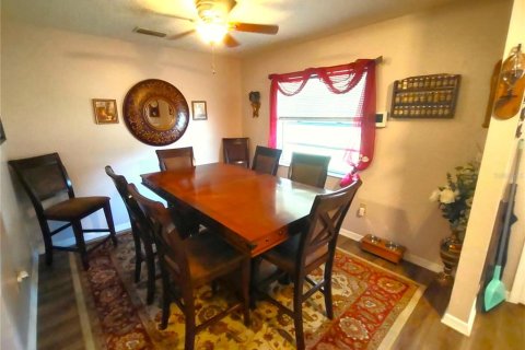 House in Zephyrhills, Florida 3 bedrooms, 120.77 sq.m. № 1866280 - photo 10