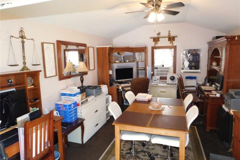 House in Zephyrhills, Florida 3 bedrooms, 120.77 sq.m. № 1866280 - photo 4