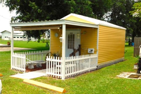 House in Zephyrhills, Florida 3 bedrooms, 120.77 sq.m. № 1866280 - photo 2
