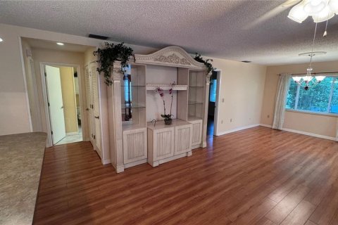 Condo in Sarasota, Florida, 2 bedrooms  № 2376649 - photo 6