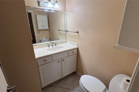 Condo in Sarasota, Florida, 2 bedrooms  № 2376649 - photo 17