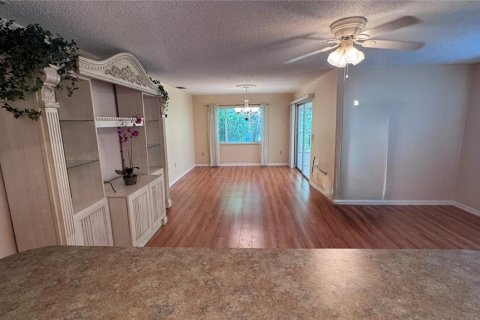 Condo in Sarasota, Florida, 2 bedrooms  № 2376649 - photo 3