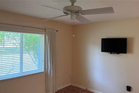 Condo in Sarasota, Florida, 2 bedrooms  № 2376649 - photo 12