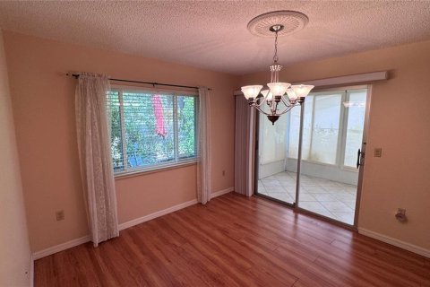Condo in Sarasota, Florida, 2 bedrooms  № 2376649 - photo 7