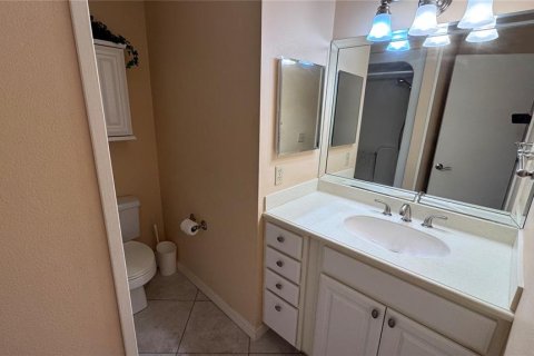 Condo in Sarasota, Florida, 2 bedrooms  № 2376649 - photo 23