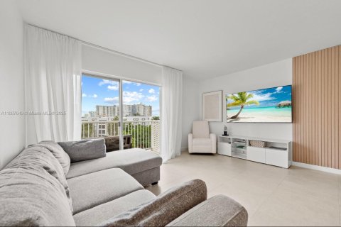 Купить кондоминиум в Санни-Айлс-Бич, Флорида 2 спальни, 95.69м2, № 1940919 - фото 3
