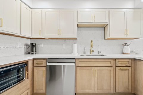 Купить кондоминиум в Санни-Айлс-Бич, Флорида 2 спальни, 95.69м2, № 1940919 - фото 7