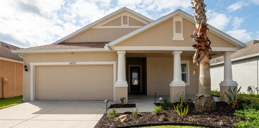 House in Lakeland, Florida 4 bedrooms, 191.56 sq.m. № 1642283