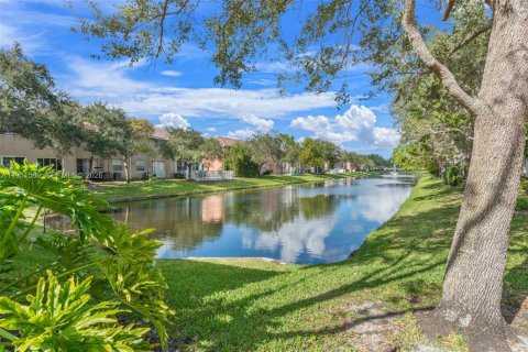 Touwnhouse à louer à Sunrise, Floride: 3 chambres, 134.15 m2 № 2021880 - photo 15
