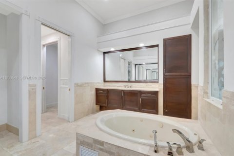 House in West Palm Beach, Florida 3 bedrooms, 229.1 sq.m. № 2007747 - photo 27