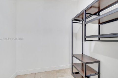 House in West Palm Beach, Florida 3 bedrooms, 229.1 sq.m. № 2007747 - photo 24